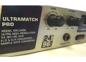 Behringer Ultramatch Pro SRC2496 (84561)