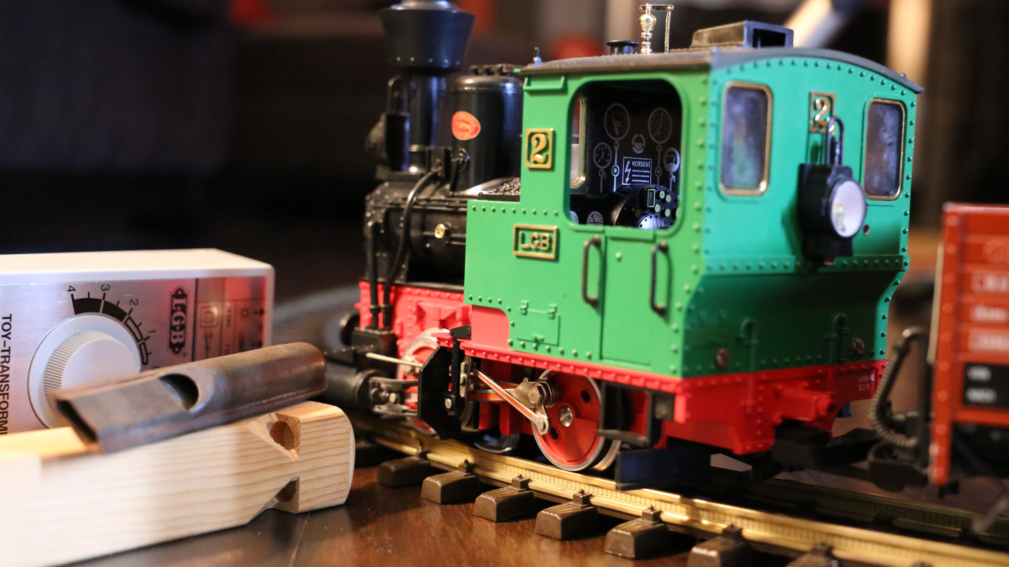 NI KOMPLETE KINETIC TREATS Electric Train1