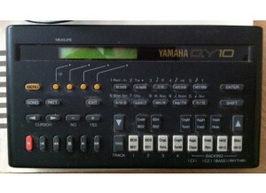 Yamaha QY10 (34389)