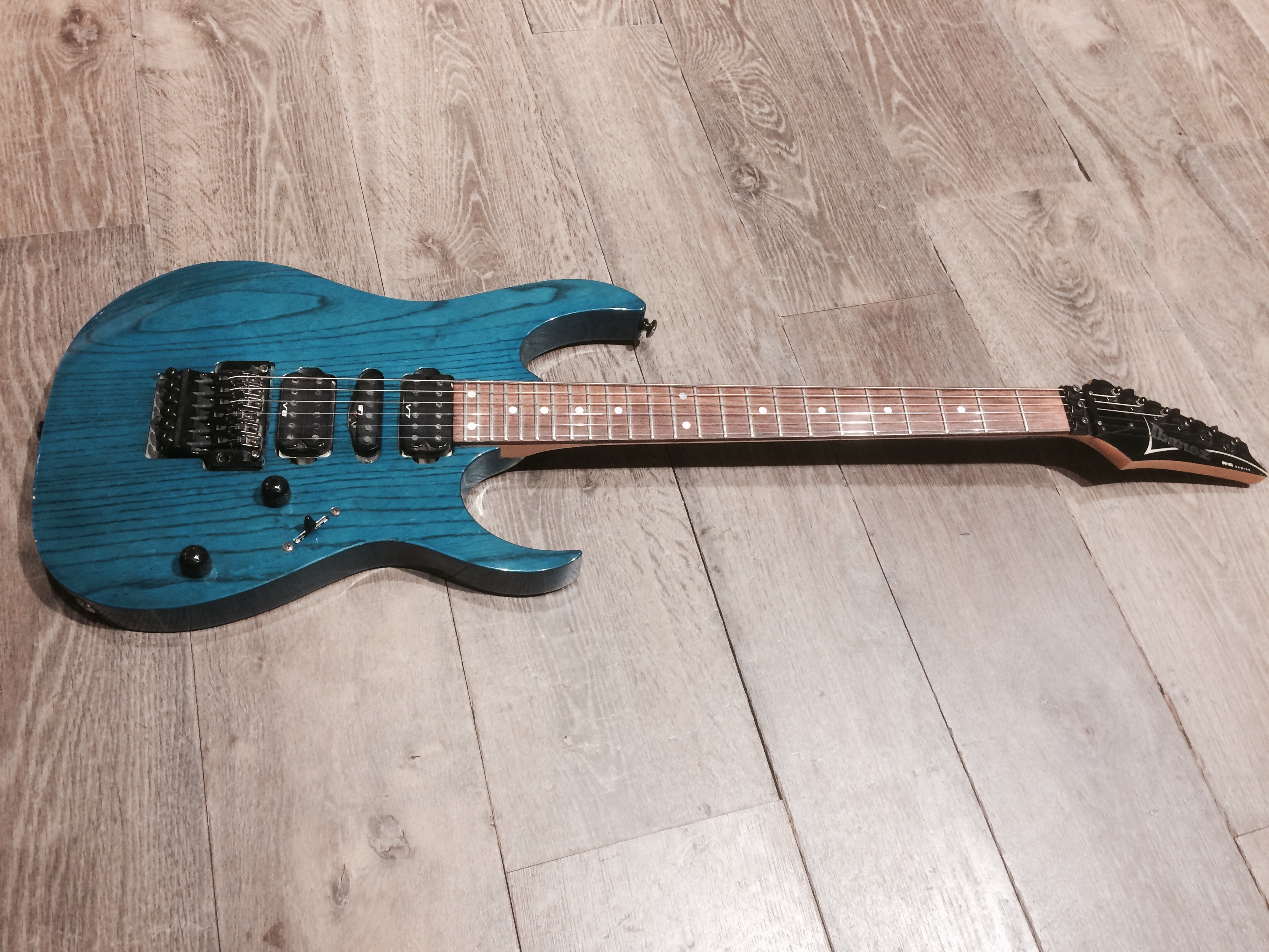 ibanez rg548