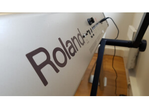 Roland FP5 vue arrière logo Roland
