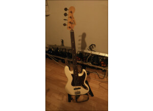 Squier Standard Jazz Bass (47402)