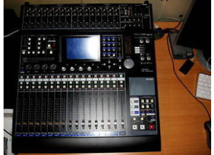 Tascam DM-24 (17461)