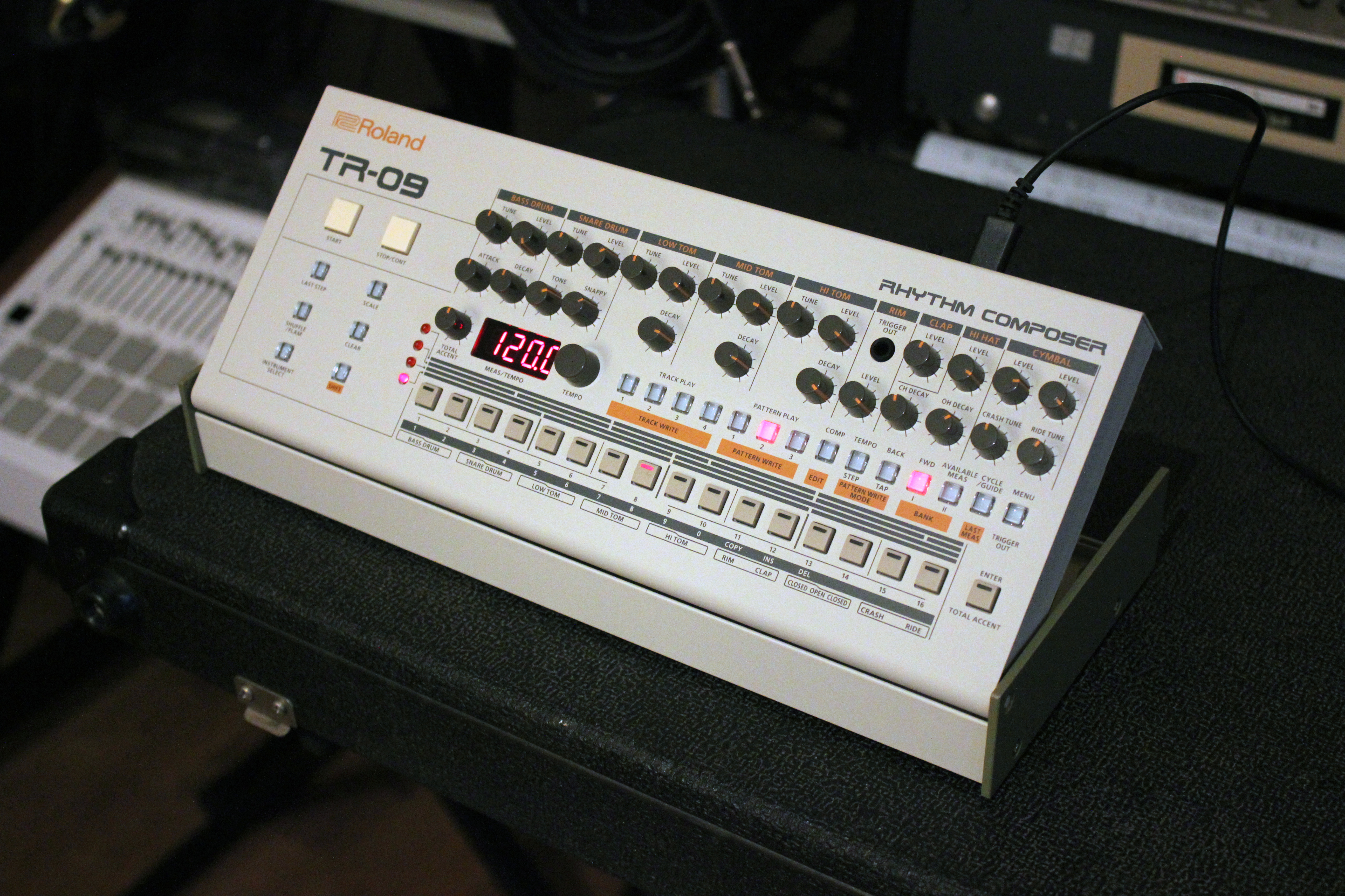 Roland TR-09 : global2