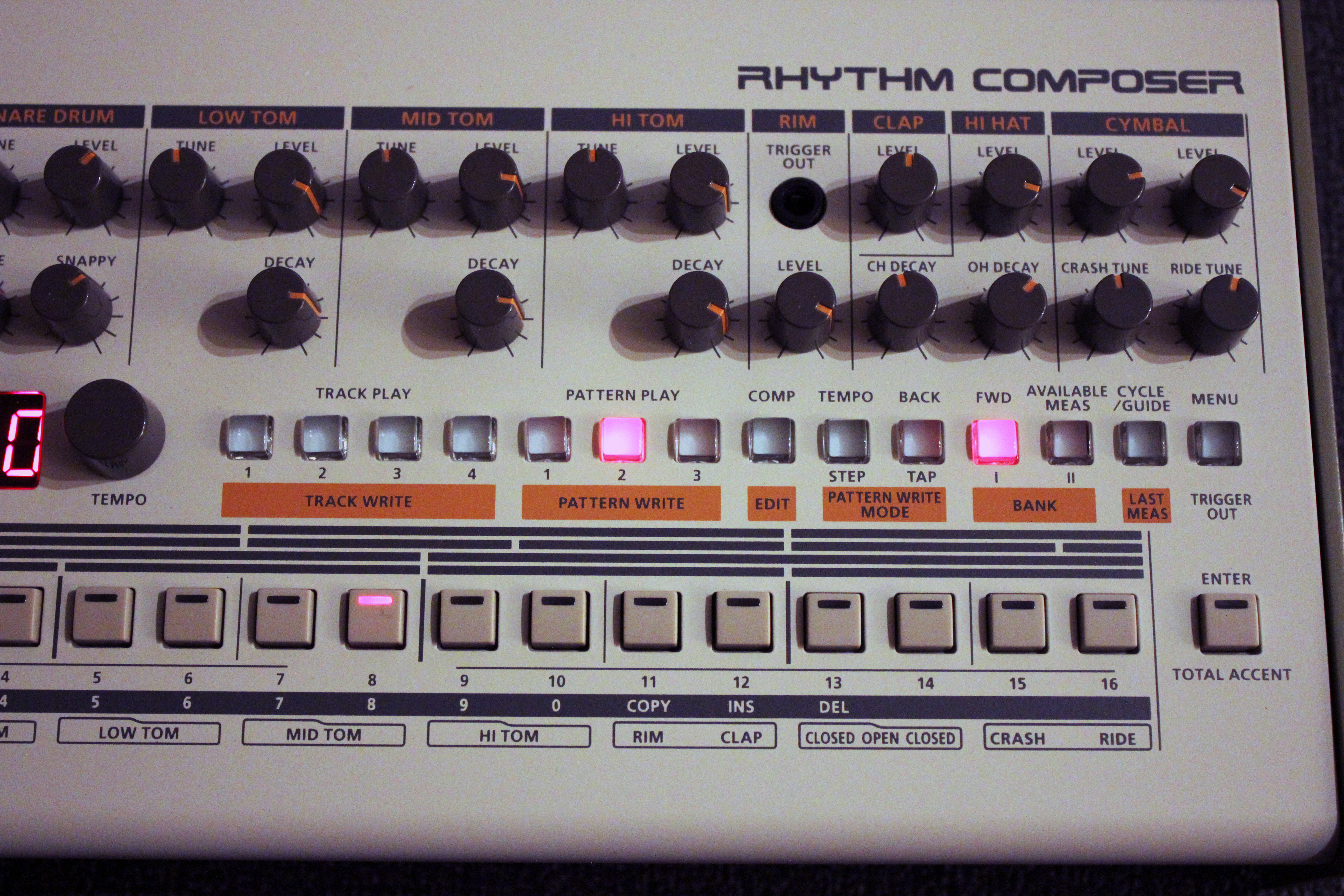 Roland TR-09 : panel2