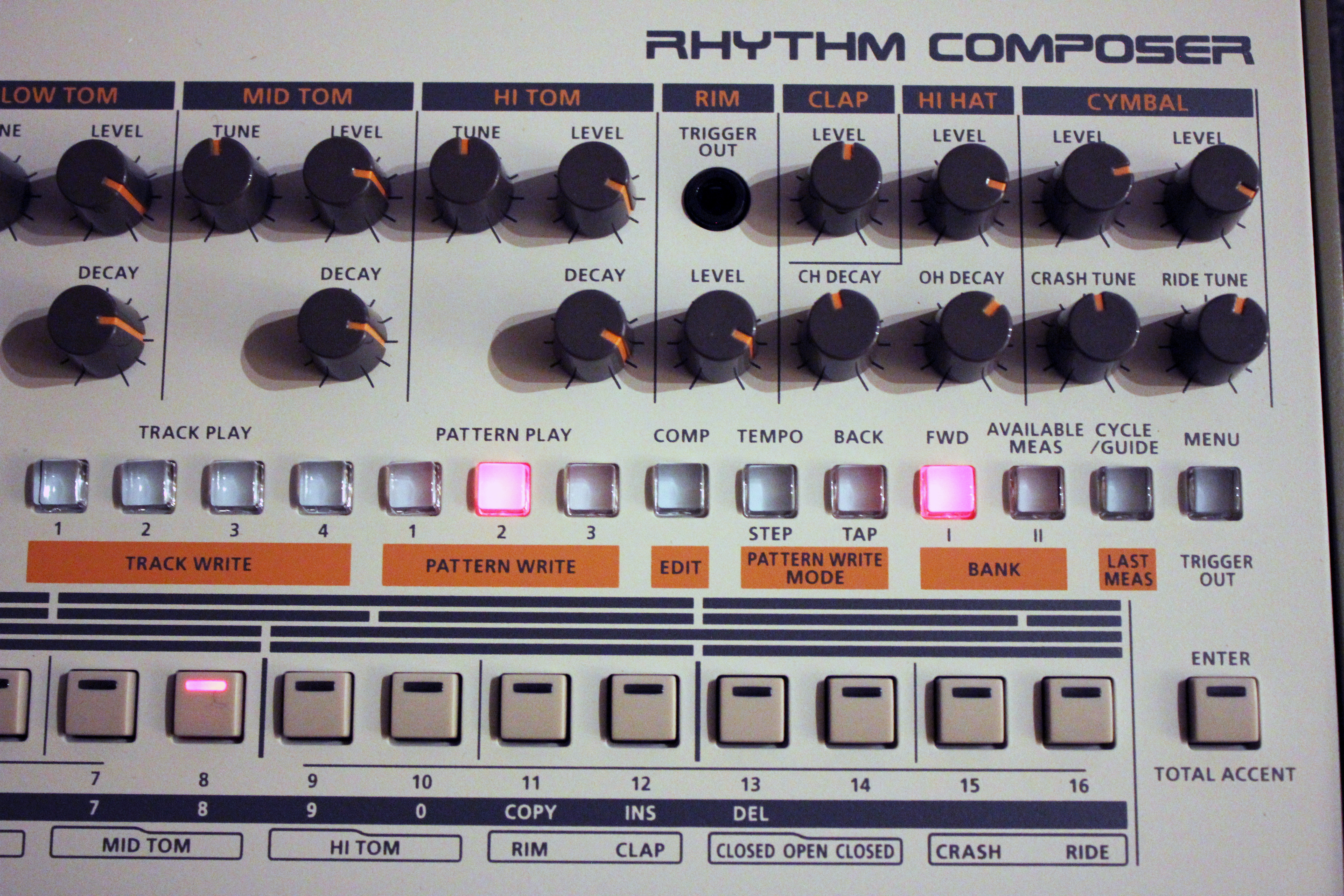 Roland TR-09 : panelzoom2