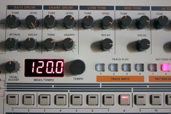 Roland TR-09 : panelzoom Roland TR-09 : panelzoom