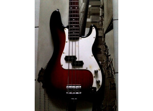 Precison bass squier