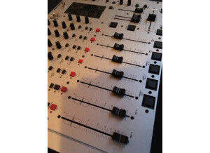 Behringer DX1000