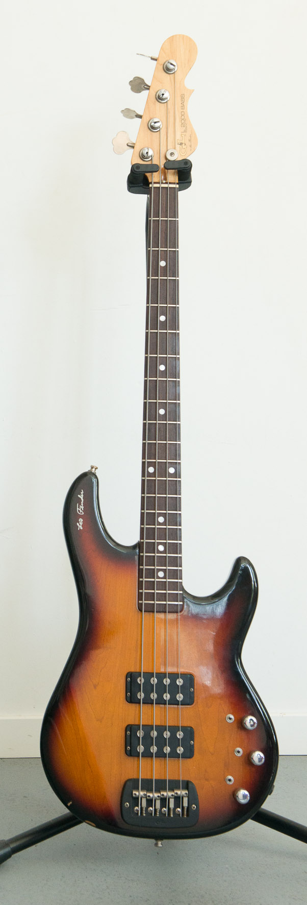G&L L-2000