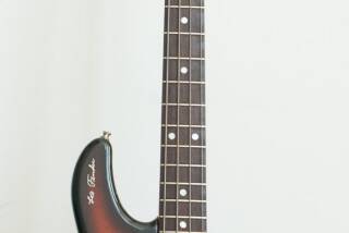 G&L L-2000