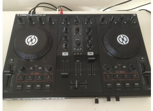 Native Instruments Traktor Kontrol S2 (15799)