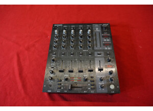 Behringer DJX750 (13810)