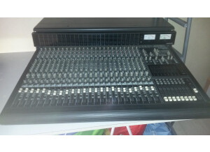 Mackie 8 Bus Series 24/8/2 (34797)