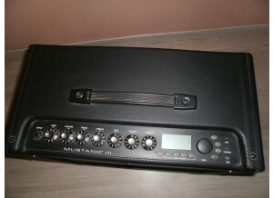 Fender Mustang III (92539)