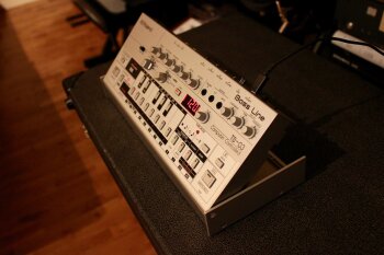 Roland TB-03 : TB 03 4 Roland TB-03 : TB 03 4