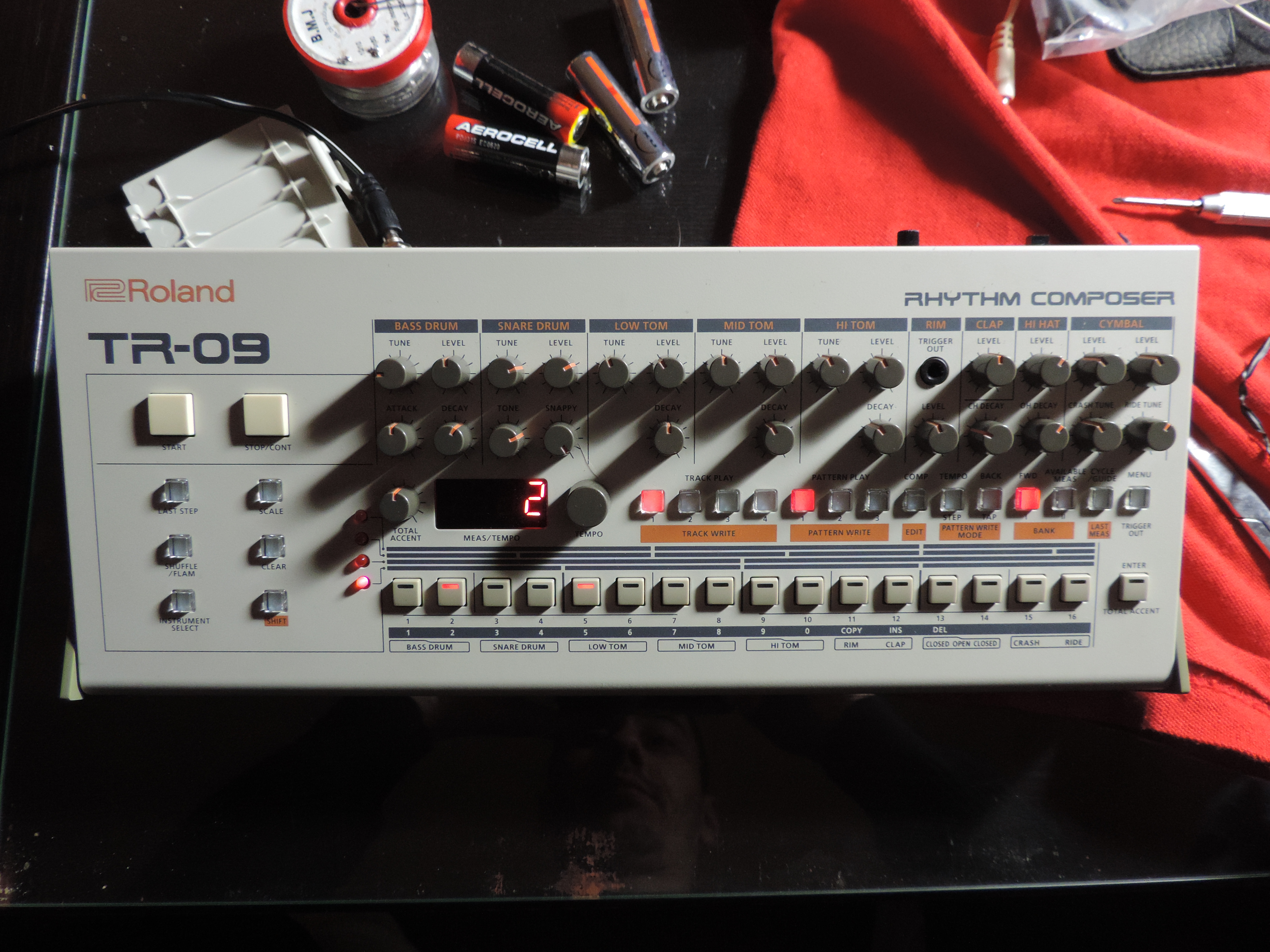 Roland TR-09 : DSCN0182.JPG