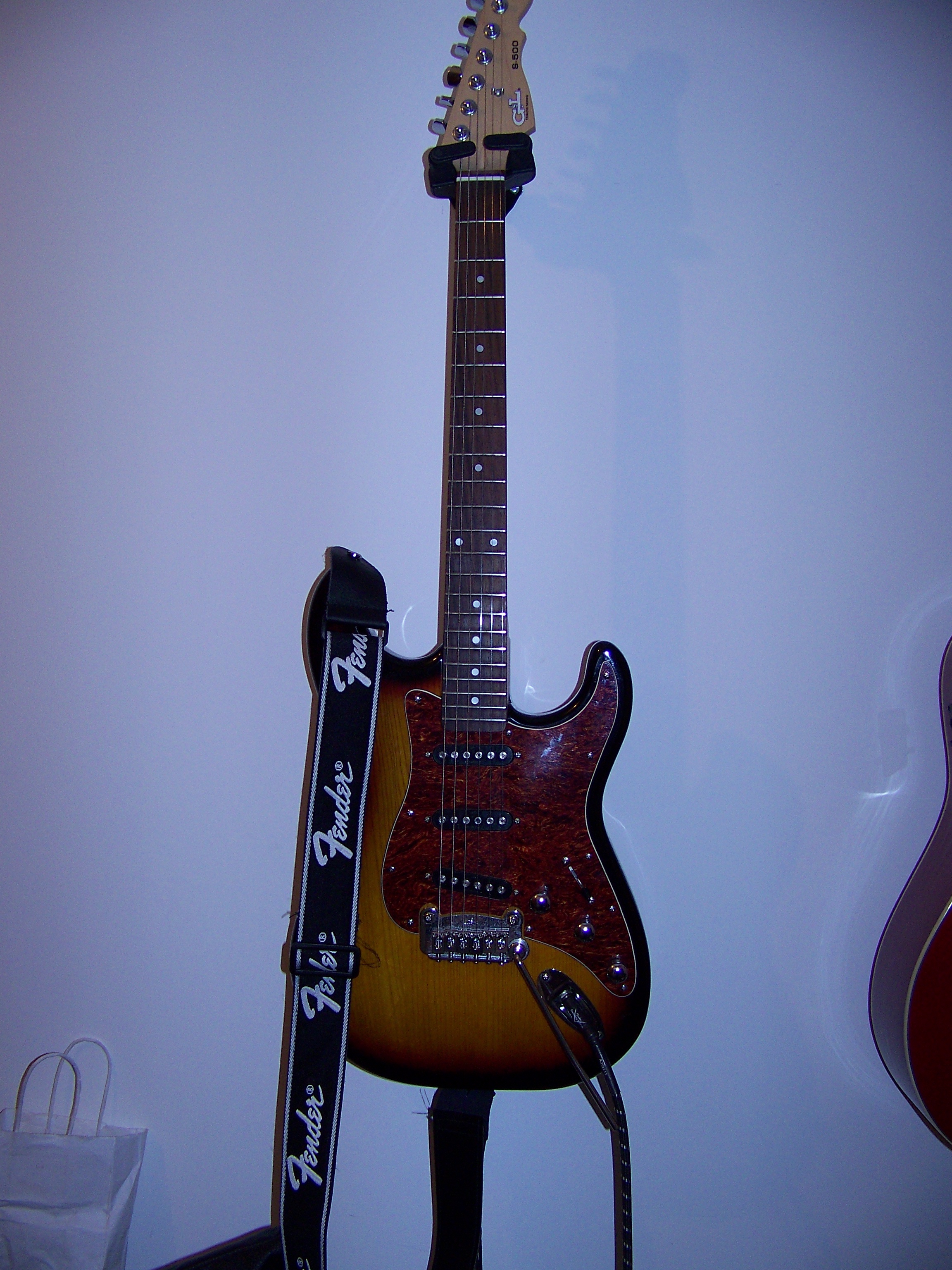 G&L Tribute S-500