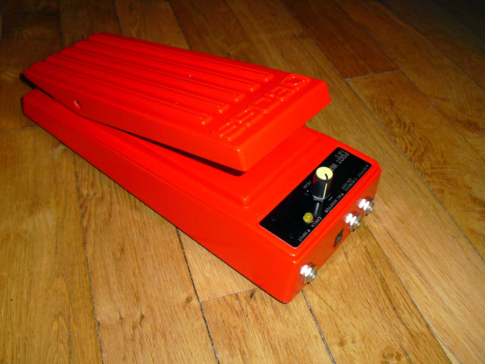 Boss FW-3 Foot Wah : CIMG5380