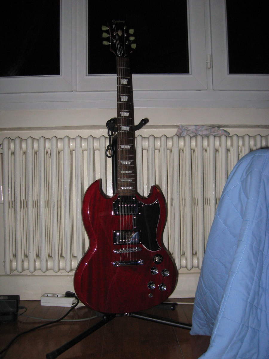 Epiphone G-400
