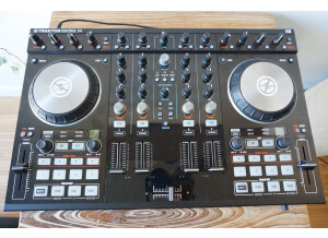 Native Instruments Traktor Kontrol S4 mk2 (12428)