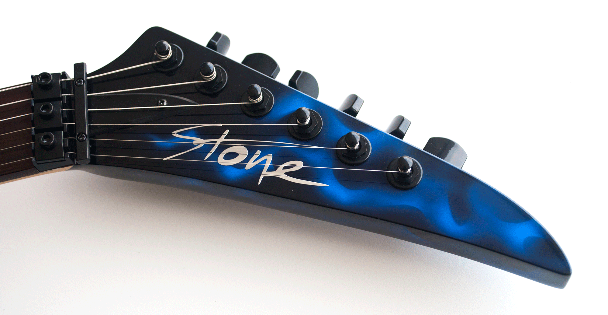 Stone Guitar Company Revenge Custom 2017 : 7a10cb 92c4ec1692064bd9ab2bd953bed2a7fc mv2