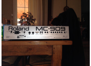 Roland MC-909 Sampling Groovebox (2822)