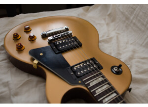 Gibson Les Paul '70s Tribute w/ Min-ETune - Gold Top/Dark Back (24243)