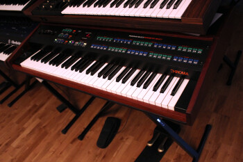 Rhodes Chroma : Rhodes Chroma Persp 2 Rhodes Chroma : Rhodes Chroma Persp 2