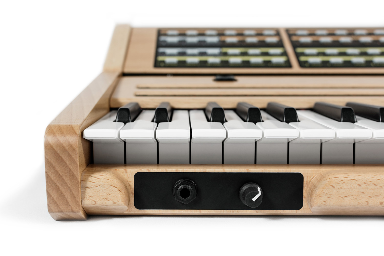 Nonlinear Labs C15 : C15 headphone out