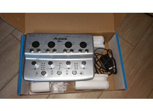 Alesis iO4 (15402)