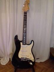 Fender Custom Shop 2011 Closet Classic Pine Stratocaster Pro