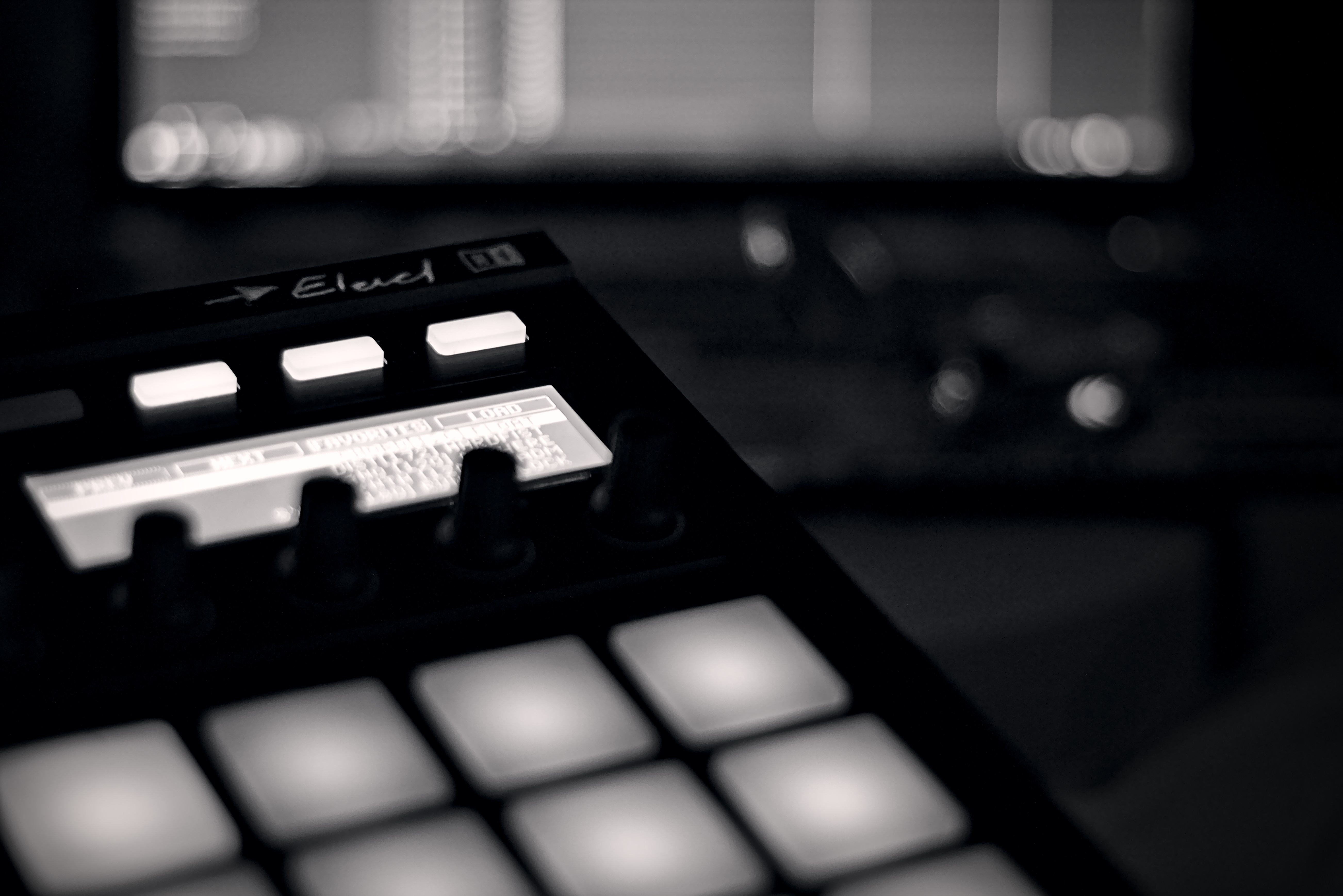 Native Instruments Maschine MKII