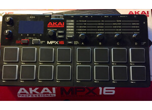Akai MPX16 (27000)