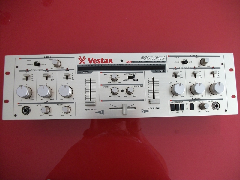 Pictures and images Vestax PMC-250 - Audiofanzine