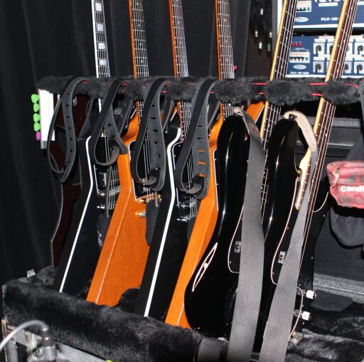 davidguitar.JPG davidguitar.JPG