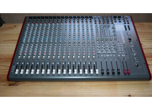 Allen & Heath ZED R16