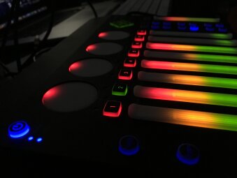 Keith McMillen Instruments K-Mix : kmixside Keith McMillen Instruments K-Mix : kmixside