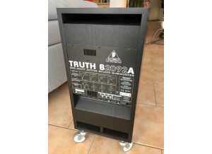 Behringer Truth B2092A (3032)
