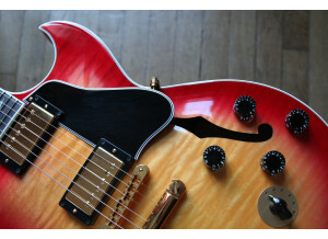 Gibson ES-137 Custom Gold Hardware - Heritage Cherry Sunburst (70090)