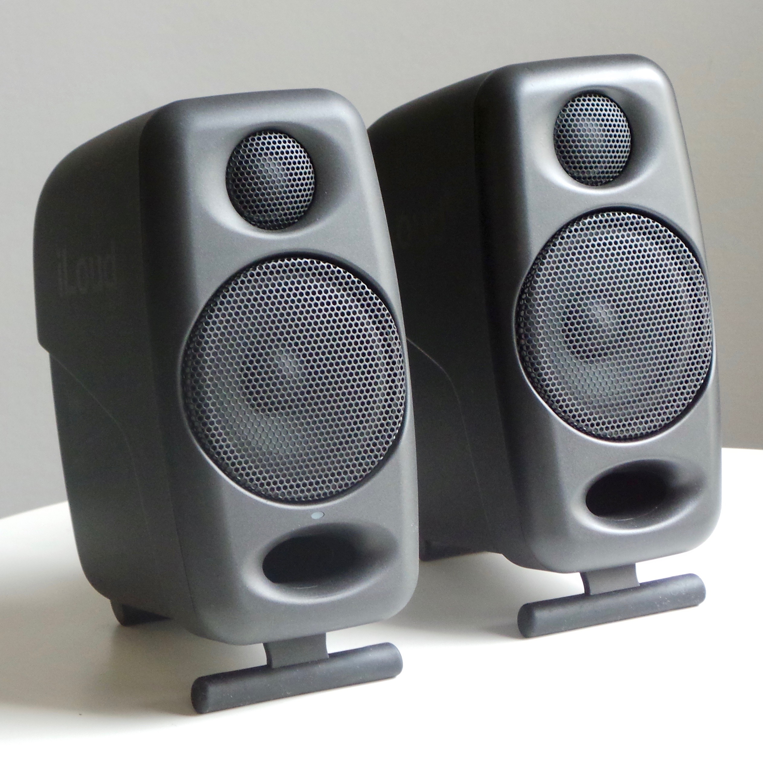 IK Multimedia iLoud Micro Monitor : iLoud Micro Monitor1