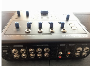 Behringer Truth B2031A (62016)