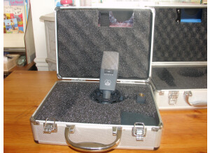 AKG 414.JPG