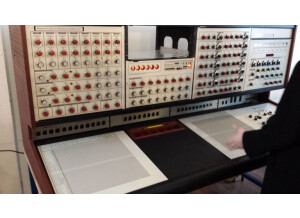 synthi 100 closer