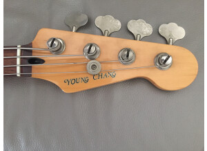 Young Chang Jazz Bass (74995)