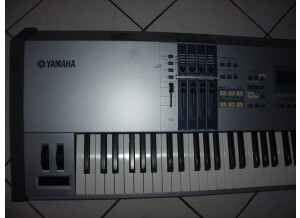 Yamaha MOTIF ES8 (51053)