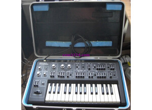 Roland SH-1 (64668)
