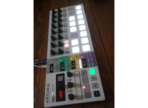 Arturia BeatStep Pro (77467)