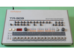 Roland TR-909 (53002)