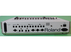 Roland TR-909 (75917)